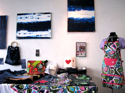 Frühlings - KUNSTHANDWERKSMARKT zu Ostern 2009 Unikate & Kleinserien zum Einkaufen, Kochen, Tafelgeschirr. Schönes für Wohnung, Haus & Garten.KünstlerInnen: Aigner Brigitte Blumen, barz&barz james Einkaufsbutler & Bag, Gellner-Bächer Renate RGB Porzellan, Inge Krenn IKO-ART Stockobjekte, Lenoci Sabine Keramik & Glas, Lustig Regina Recyclingkünstlerin, Blaudruckerei Koó Indigo-Handblaudruck, Prochazka Eva Maria handbemalte Ostereier, Stanonik Jasmin Sheela - Housewife Revolution, Winkler Andrea künstlerische Keramik für Haus u Garten, Wolf Anne silicium tableware.
