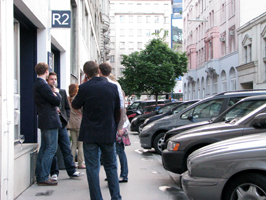 Lindengasse 1070 Ansatz antiken Anwendung Artes Atelier Begegnung Bereich Bildungsveranstaltungen Denkweisen Dialoges Diskussionsrunden Ereignissen erforschte Erkenntnisse Ethik Fertigkeit Förderung Formen Galerie Geheimnis Geist Handwerk interdisziplinäre Kalender Kenntnis Klugheit Kombination Kunst Kunstausstellungen Kunstdrucken KunsthandwerkerInnen künstlerischen Kunstwerkes Lebensangelegenheiten lehrte Lesungen Liberales Liebe Menschen Musikdarbietungen Philo Philosophie Philosophische Philosophischer Plakaten politischen praktischen Presse Programm R2 Sache sensibilisieren Sophia Team Tradition Umsetzung Umsicht Urteilsfähigkeit Veranstaltung  Verbreitung Verein Vereinsmitglieder Vernissagen Vertiefung Vertrautheit Vorteile Weisheit Werkstatt wesentlichen Wien Wirtschaft Wissen Wissensbereich